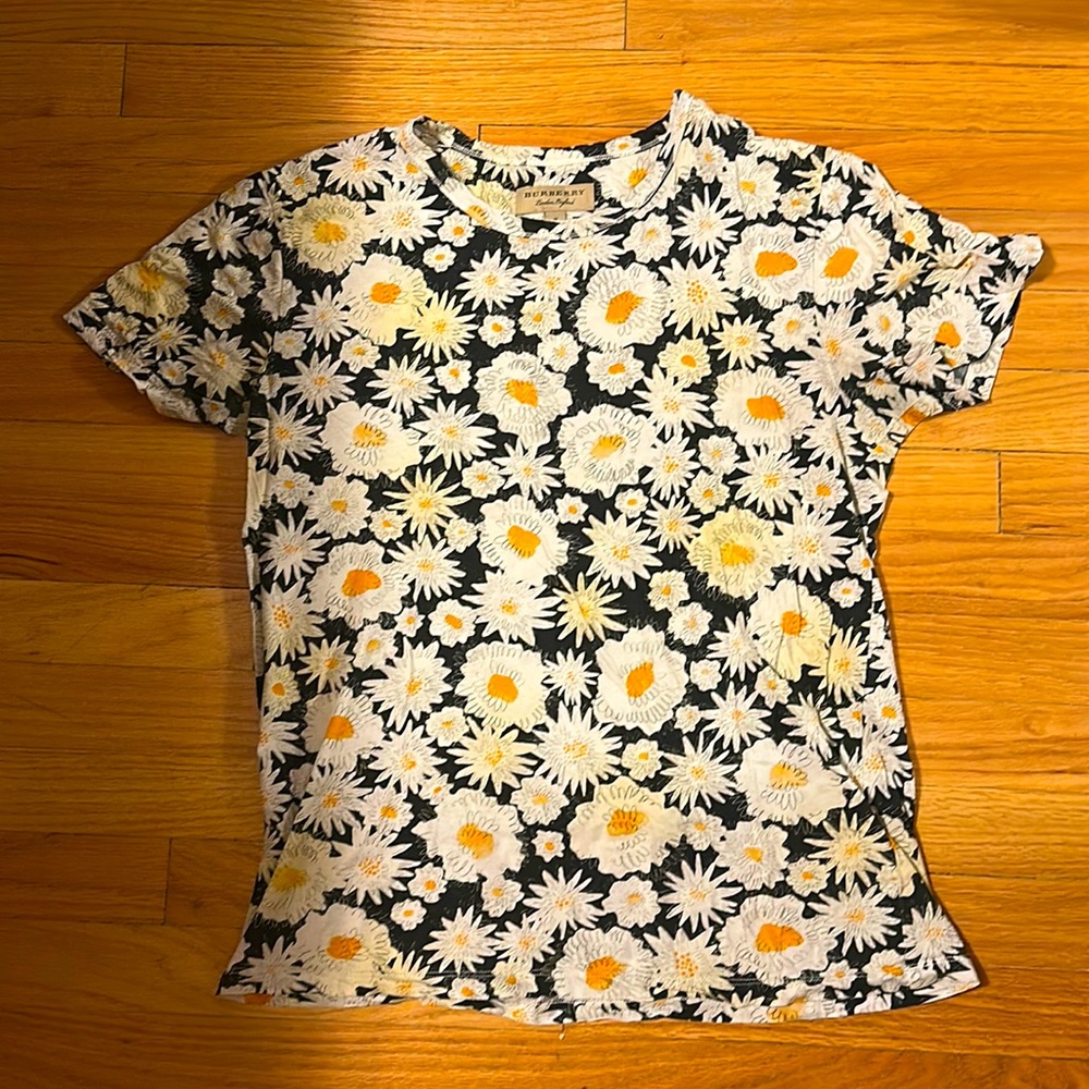 Daisy Print Burberry Tee